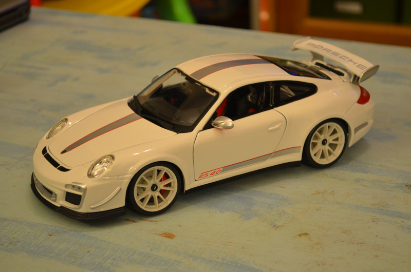 Illustration for article titled Bburago Porsche 911 (997) GT3 RS 4.0